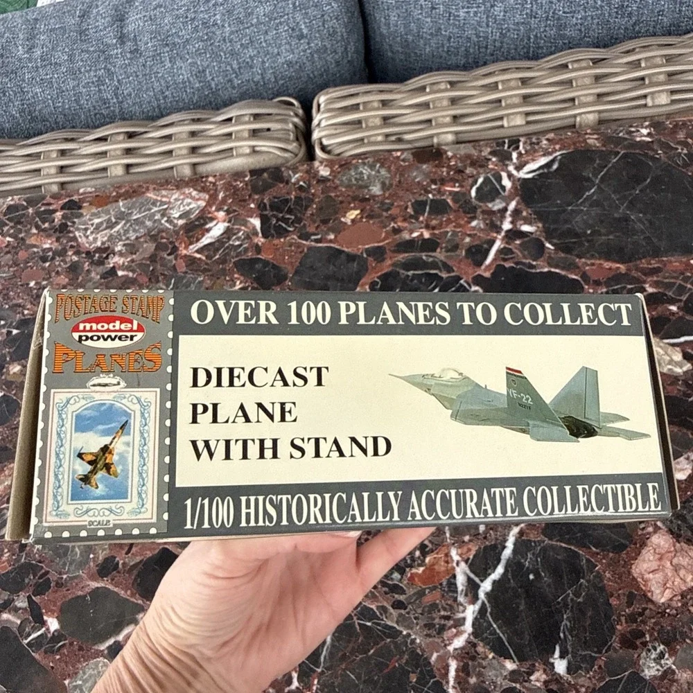 MODEL POWER POSTAGE STAMP PLANES DIECAST METAL 1/100 NO. 5382 F-22 RAPIER